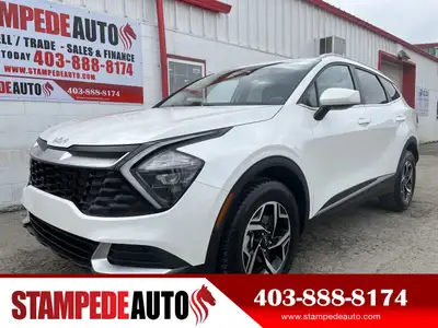 LX | AWD | FUEL EFFICIENT This 2023 Kia Sportage LX AWD is a compact SUV that brings together stylis...