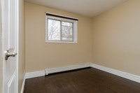 ALL INCLUSIVE RENT at 18 Elm Street Available May 1, 2026! Looking for the perfect student rental cl... (image 2)
