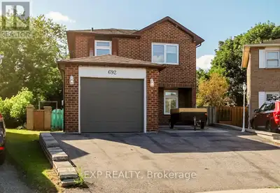 Welcome to 692 Sultana Square, nestled in the highly sought-after Amberlea community of Pickering. T...
