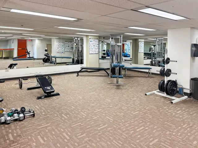 Office space for rent for 2 persons in 98 Avenue Edmonton in Commercial & Office Space for Rent in Edmonton - Image 8