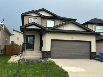 2K//Winnipeg/Offers will be reviewed Monday August 10th at 4pm. * OPEN HOUSE SATURDAY 10 AM TO 12 no...