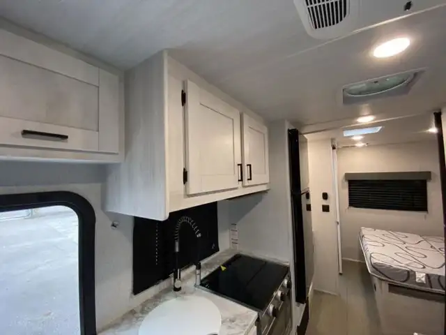 2023 EAST TO WEST Entrada 2200S in RVs & Motorhomes in Bedford - Image 32