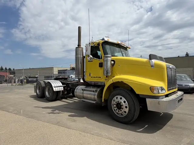 2013 International PayStar 5900i 6X4 Tri/A Truck in Heavy Equipment in St. Albert - Image 2