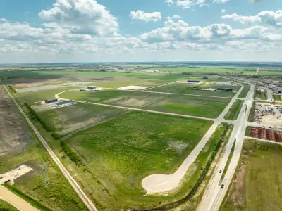 Plessis Commercial Centre is a new commercial project by Waterside Development consisting of over 80...