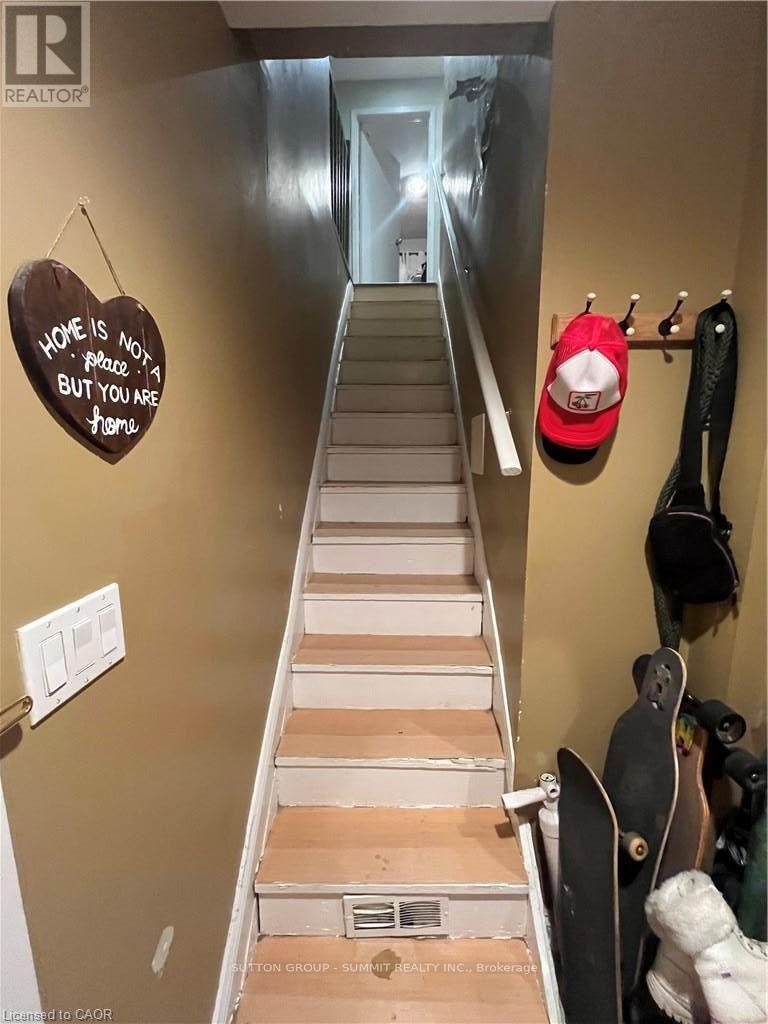 UPPER - 110 HESS STREET S Hamilton (Durand), Ontario 2