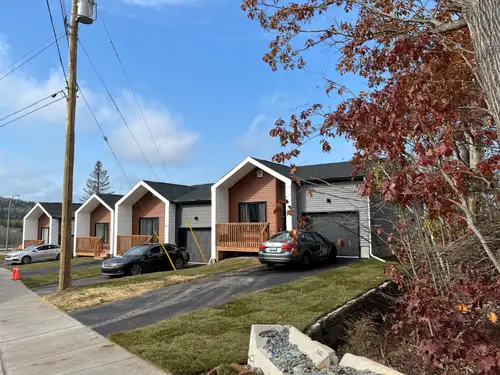 3 Bedroom Townhouses for Rent