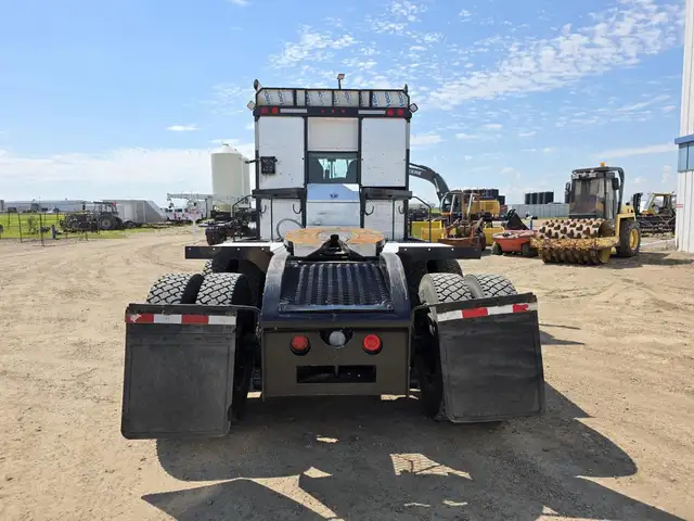 2014 KENWORTH T800 in Heavy Trucks in Saskatoon - Image 5