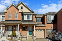 Newmarket Townhouse W/ 3 Bedrooms