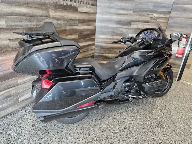 2021 Honda GL1800 Gold Wing Tour DCT GARANTIE 12 MOIS in Sport Touring in Laval / North Shore - Image 5