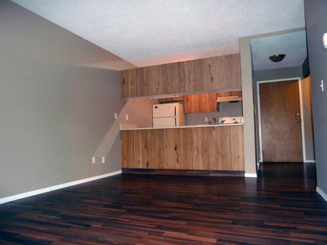 Bankview Apartment For Rent | Bankview Place in Long Term Rentals in Calgary - Image 2