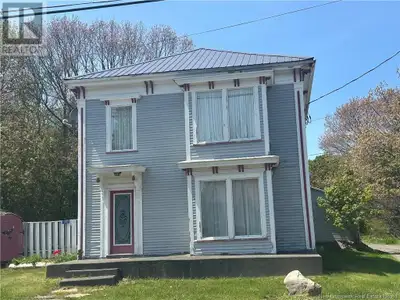 Nestled in the charming community of North Head, Grand Manan, this delightful 3-bedroom, 1.5-bath ho...