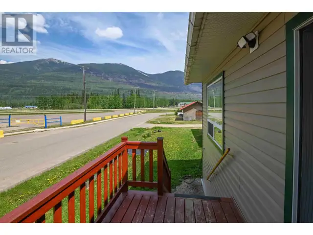 806 4TH AVENUE McBride, British Columbia in Houses for Sale in Quesnel - Image 4