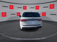 Leather Seats! Handsome styling, impressive performance and an efficient hybrid powertrain make this... (image 6)