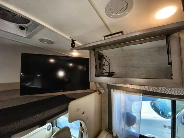 2022 Thor Motor Coach Four Winds 27R in RVs & Motorhomes in Abbotsford - Image 22