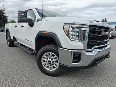 $0 DOWN-$214-WKLY PMT! 4X4, 2500 HD LONG BOX, 4-DOOR, 6.6L V8, RUNNING BOARDS, APPLE CARPLAY/ANDROID...