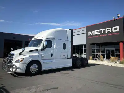 2026 White Cascadia, 72 Raised Roof Condo, DD15 Engine, 505 HP, DT12 (auto), 2.85 Ratio, 280 US gall...
