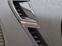 2017 Chevrolet Corvette Grand Sport 3LT Track-ready performance meets pure driver engagement in this... (image 8)