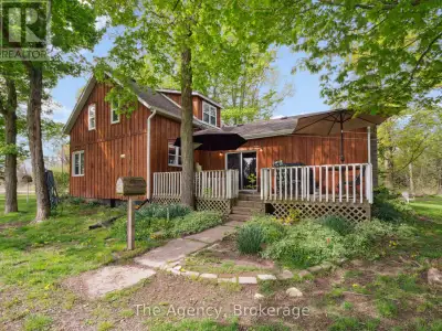 WELCOME TO LIFE IN THE COUNTRY! HOME FEATURES MAIN FLOOR PRIMARY SUITE, MAIN FLOOR LAUNDRY, MUD ROOM...
