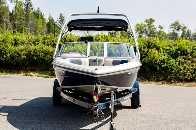 2004 Moomba Outback in Powerboats & Motorboats in Rimouski / Bas-St-Laurent - Image 4