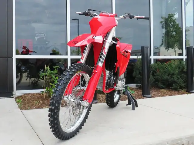 2025 GASGAS MC 250F in Dirt Bikes & Motocross in Cambridge - Image 5