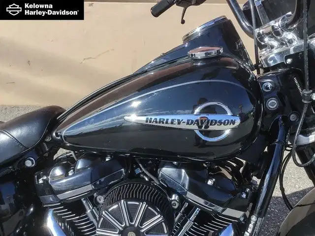 2018 Harley-Davidson FLHC - Softail Heritage Classic in Street, Cruisers & Choppers in Kelowna - Image 10