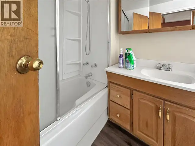 311 WATERFRONT Avenue Princeton, British Columbia in Houses for Sale in Penticton - Image 11