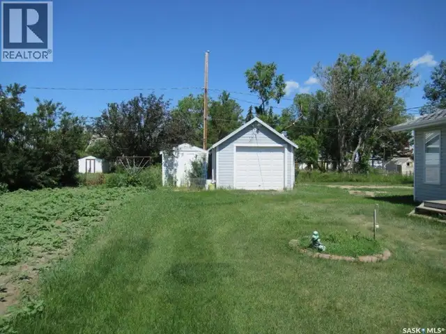 207 2nd AVENUE W Smiley, Saskatchewan in Houses for Sale in Saskatoon - Image 10