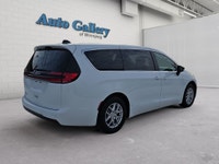 CLEAN CARFAX, LUXURY SEATING FOR 7 Discover comfort, versatility, and premium features in this 2024... (image 4)