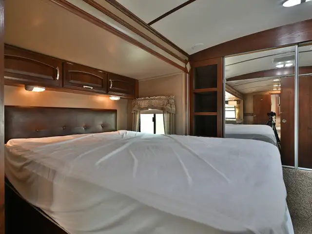 2014 Outback 300RB in Travel Trailers & Campers in St. Albert - Image 17