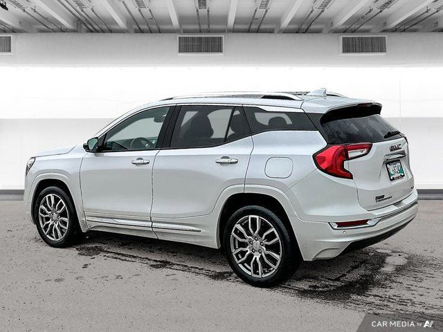 2022 GMC Terrain Denali 1.5L AWD | Heated And Vented Seats in Cars & Trucks in Winnipeg - Image 4