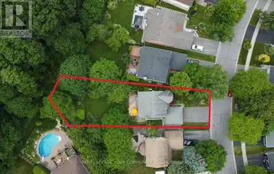 A Rare Opportunity in Aurora Highlands backing onto the ~64 acres of conservation/regulated Case Woo...