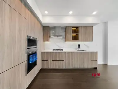 2304 13768 100 AVENUE Surrey, British Columbia