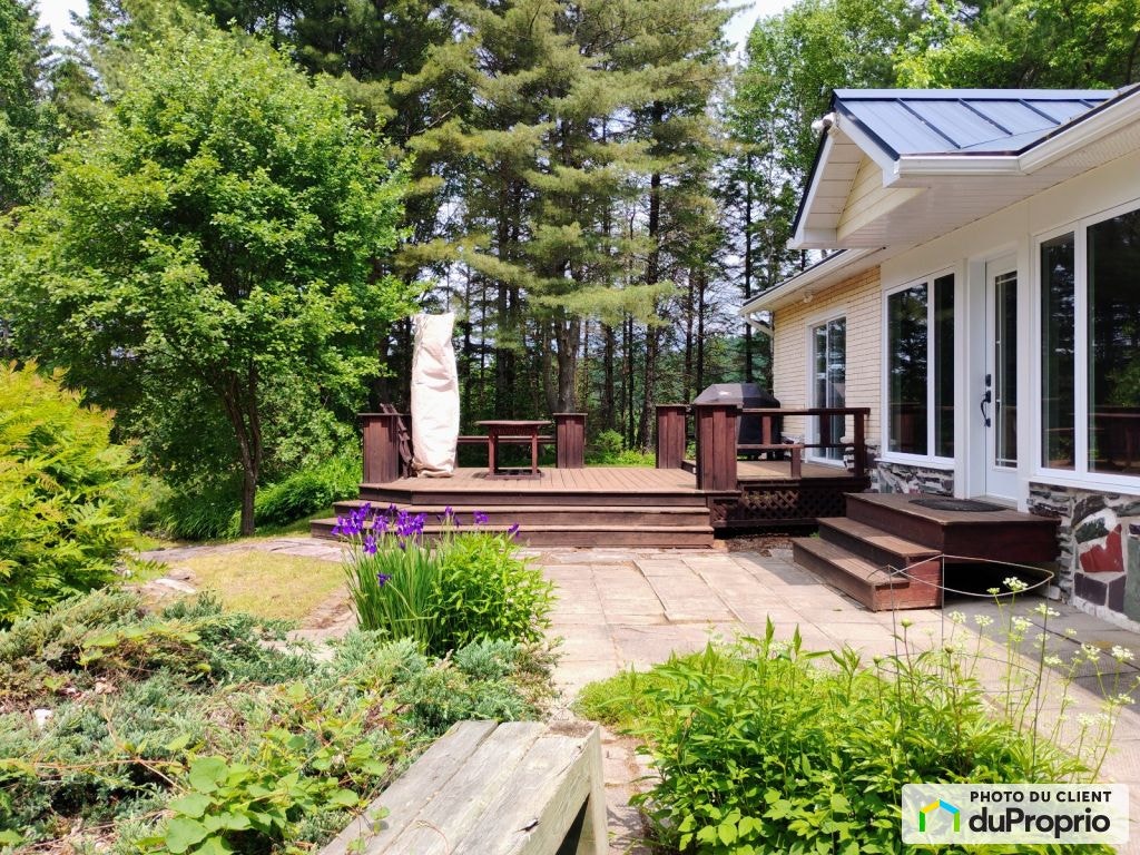 $645,000 - Bungalow for sale in Arundel — photo 1