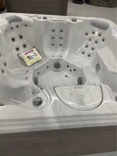 Pacific Dawn AC500 Brand New Hot Tub Dimensions: 85”x85”x36” ✅ Seating Capacity: 7 ✅ Water Capacity:...