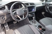 NO ACCIDENT Elevate Your Drive with the 2022 VW Tiguan Comfortline R-LINE BLACK EDITION 4Motion AWD.... (image 8)