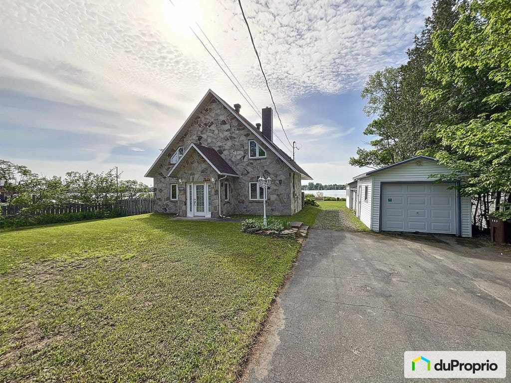 $455,000 - 1 1/2 Storey for sale in Shawinigan (Lac-A-La-Tortue) — photo 1