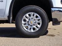 This Chevrolet Silverado 3500HD delivers a Turbocharged Diesel V8 6.6L/403 engine powering this Auto... (image 9)