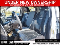 2022 Ram 1500 Classic SLT Experience the Ram 1500 Classic SLT with only 101604 km on the odometer. F... (image 6)