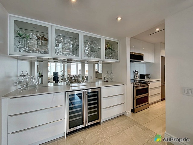$928,000 - Condominium in Ville-Marie (downtown, old Mtl) — photo 3