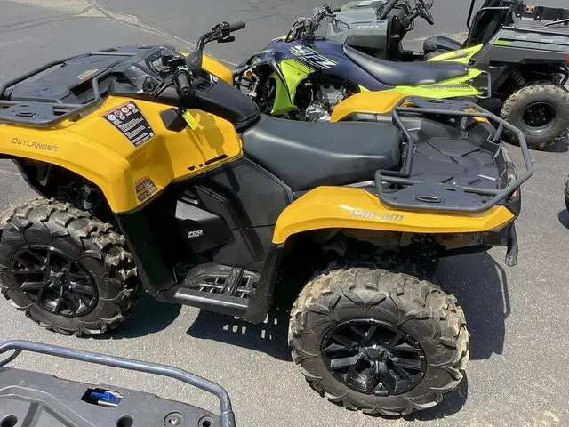2023 CAN AM OUTLANDER XT 700 (FINANCING AVAILABLE) in ATVs in Strathcona County - Image 3