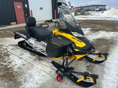 2024 Skidoo Expedition Sport 600 EFI - 154 x 16" track - Only 991 km - Electric start - Electronic r...
