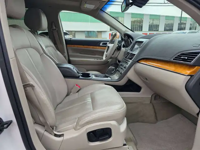 2012 Lincoln MKT 7 Passanger AWD5687956519426662422