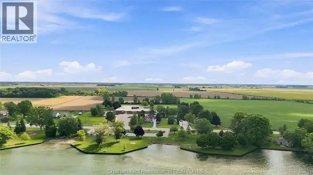 3932 St Clair PARKWAY Port Lambton, Ontario in Houses for Sale in Chatham-Kent - Image 30