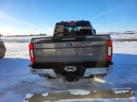 // EXCELLENT CONDITION! // Meet the 2022 Ford Super Duty F-350 SRW Lariat, now offered at Centennial... (image 5)