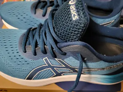 MENS ASICS AMPLIFOAM RUNNING SHOES, View more