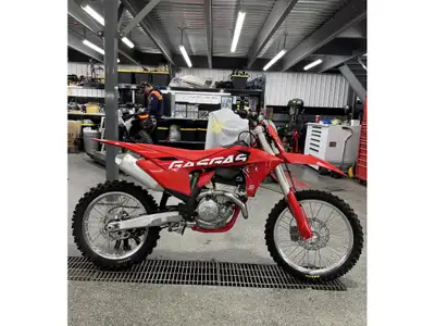 2024 GASGAS MC 350F GASGAS MC 350F 2024 Les photos peuvent être à titre indicatif et sans inscriptio...