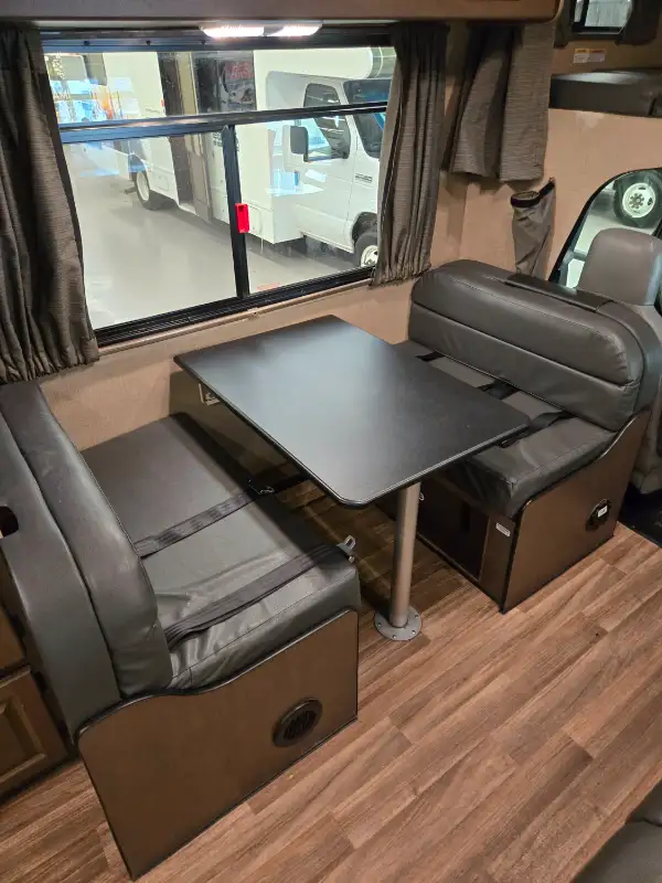 2019 CLASS C MOTORHOME FOR SALE. in RVs & Motorhomes in City of Toronto - Image 8