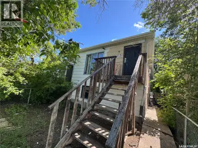 Welcome to 1633 Retallack Street in Washington Park across the street from the old taylor field site...