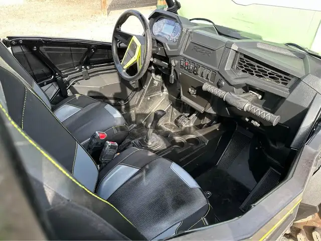 2020 POLARIS RZR 1000CC-BLACK & YELLOW! in ATVs in Dartmouth - Image 7