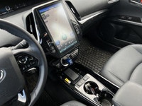 No Accidents - Plug-In Hybrid - Keyless Ignition - Wireless Smartphone Charger - Backup Camera Effic... (image 5)